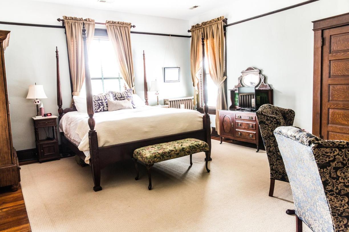 Double Oaks Bed & Breakfast Bed and Breakfast Greensboro Εξωτερικό φωτογραφία