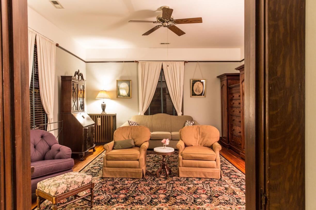 Double Oaks Bed & Breakfast Bed and Breakfast Greensboro Εξωτερικό φωτογραφία