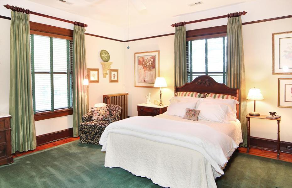 Double Oaks Bed & Breakfast Bed and Breakfast Greensboro Εξωτερικό φωτογραφία